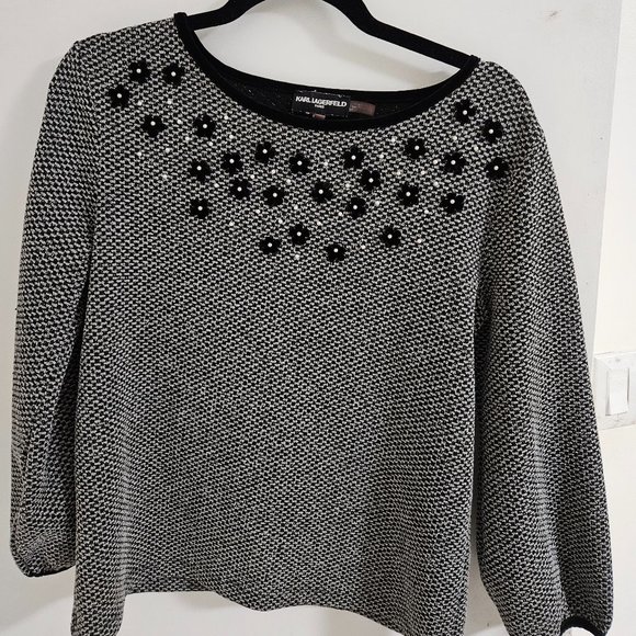 Black Top with pearl details - Picture 1 of 1